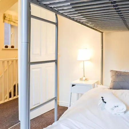 Booth House Leeds (West Yorkshire)